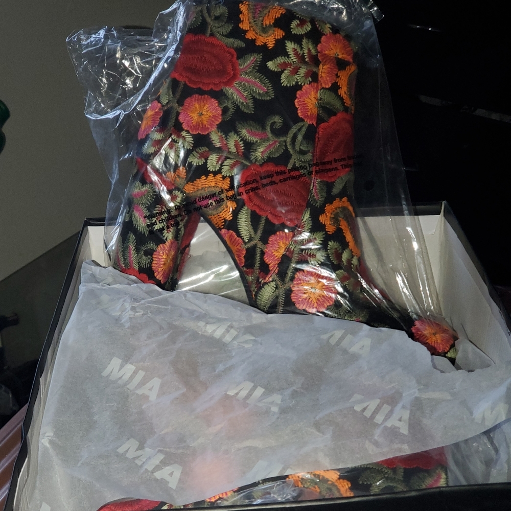 Mia Rosebud Ankle Bootie